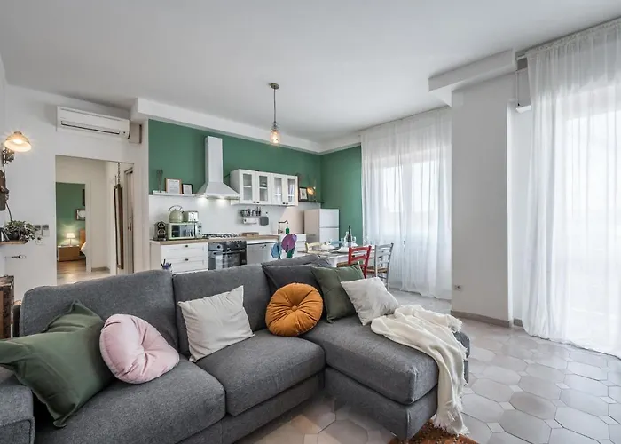 Dalla Bruna - Above The Roofs Of The Centre Appartement