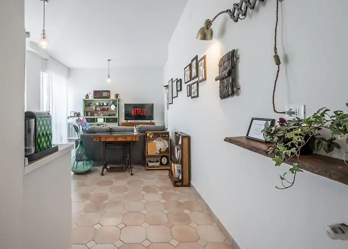 Dalla Bruna - Above The Roofs Of The Centre Appartement