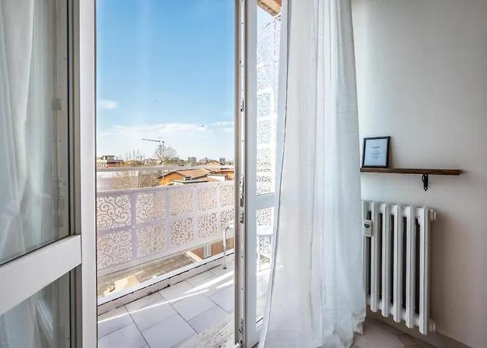 Dalla Bruna - Above The Roofs Of The Centre Appartement