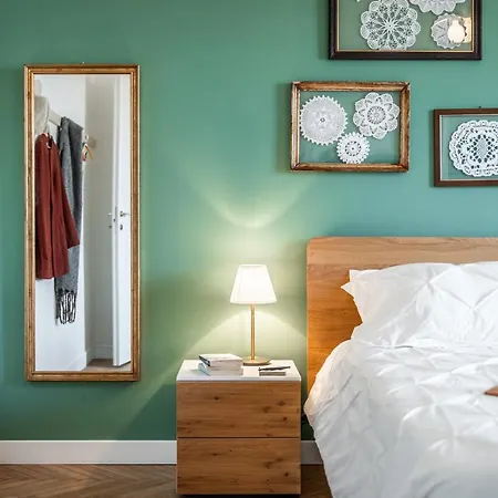 Dalla Bruna - Above The Roofs Of The Centre Apartament *